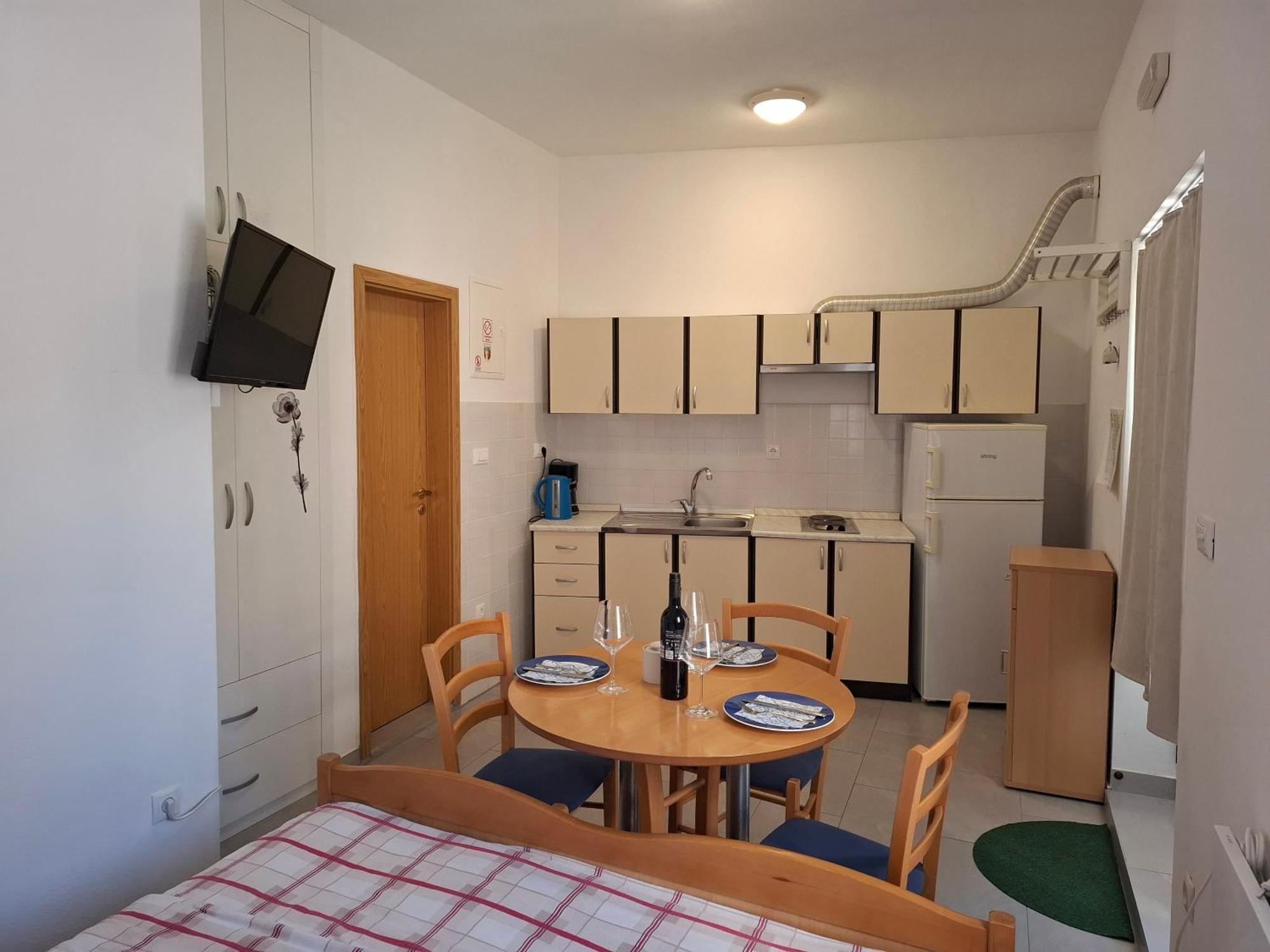 Apartment Kastilac Каштела Экстерьер фото